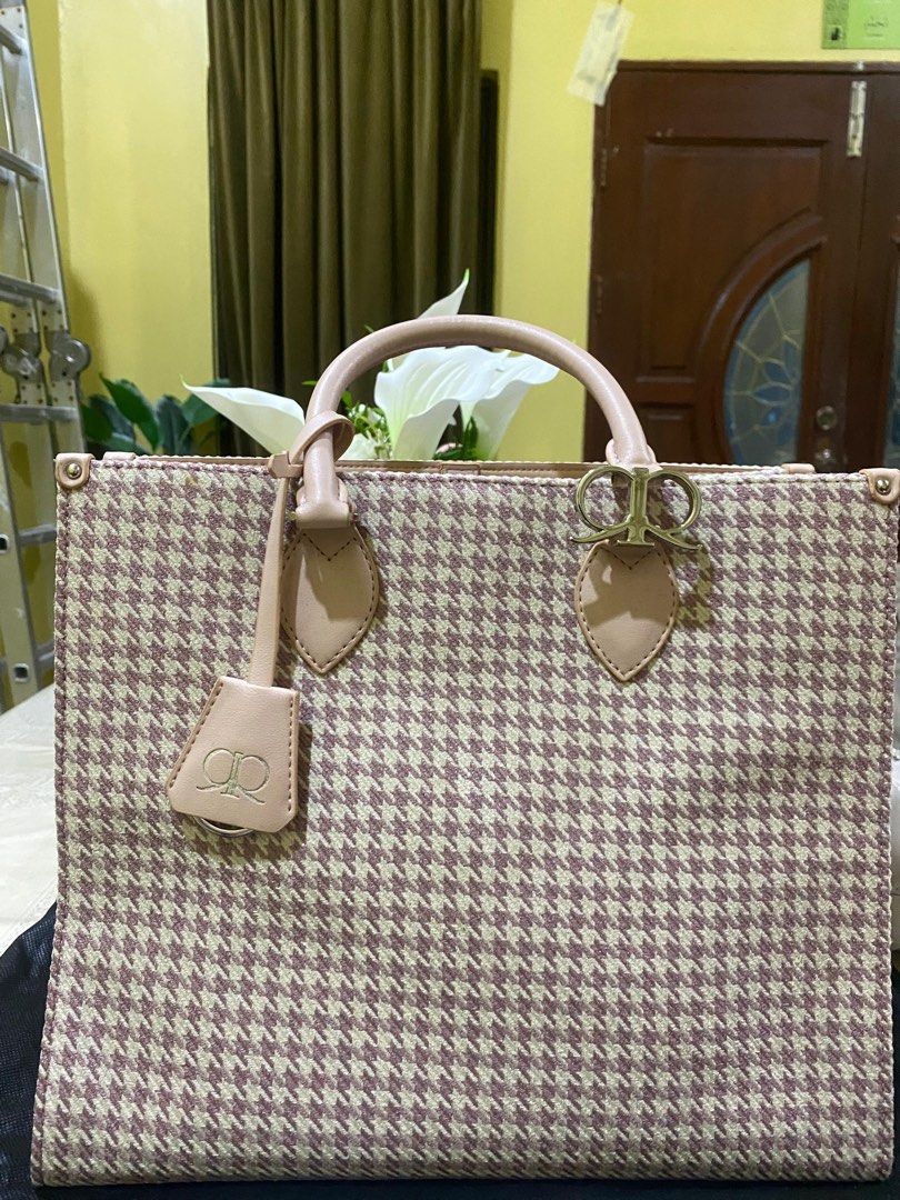 {Selling on-behalf} Rizman Ruzaini Tweed Tote Bag, Women's Fashion ...