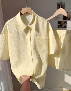 (Category: ) located in . Submitted by luxe_rewind (Listing ID 1392689351, Image 1). Description: .