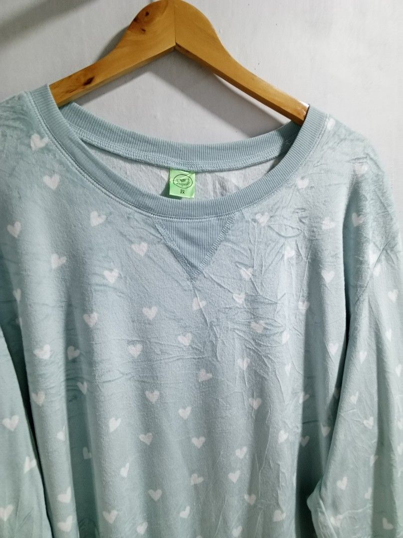 Soft Fleece Sweater Thrifted Preloved (Category: Coats, Jackets and Outerwear) located in Rizal. Submitted by ThriftRacks (Listing ID 1392844970, Image 3). Description: preloved soft fleece sweater.