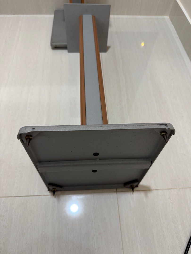 Speaker Stands - Solid Construction63892368175363113
