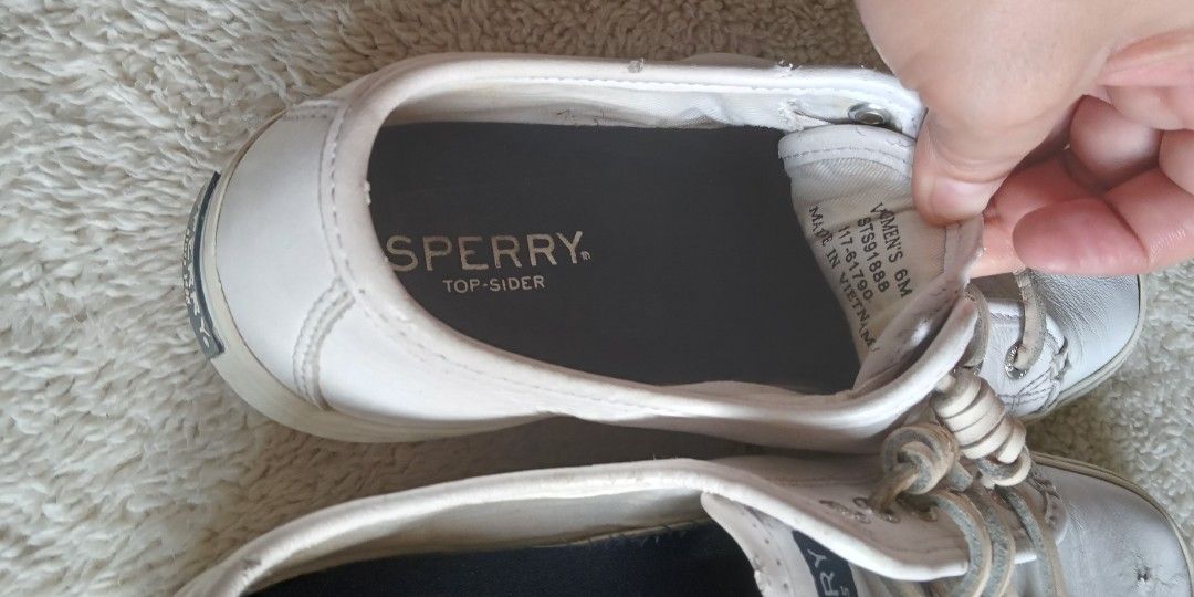 Sperry Leather (Category: Sneakers) located in San Fernando. Submitted by rizdgr (Listing ID 1392708589, Image 2). Description: Sperry Leather Slip O US Size 6 Ship fee c/o buyer pm me.