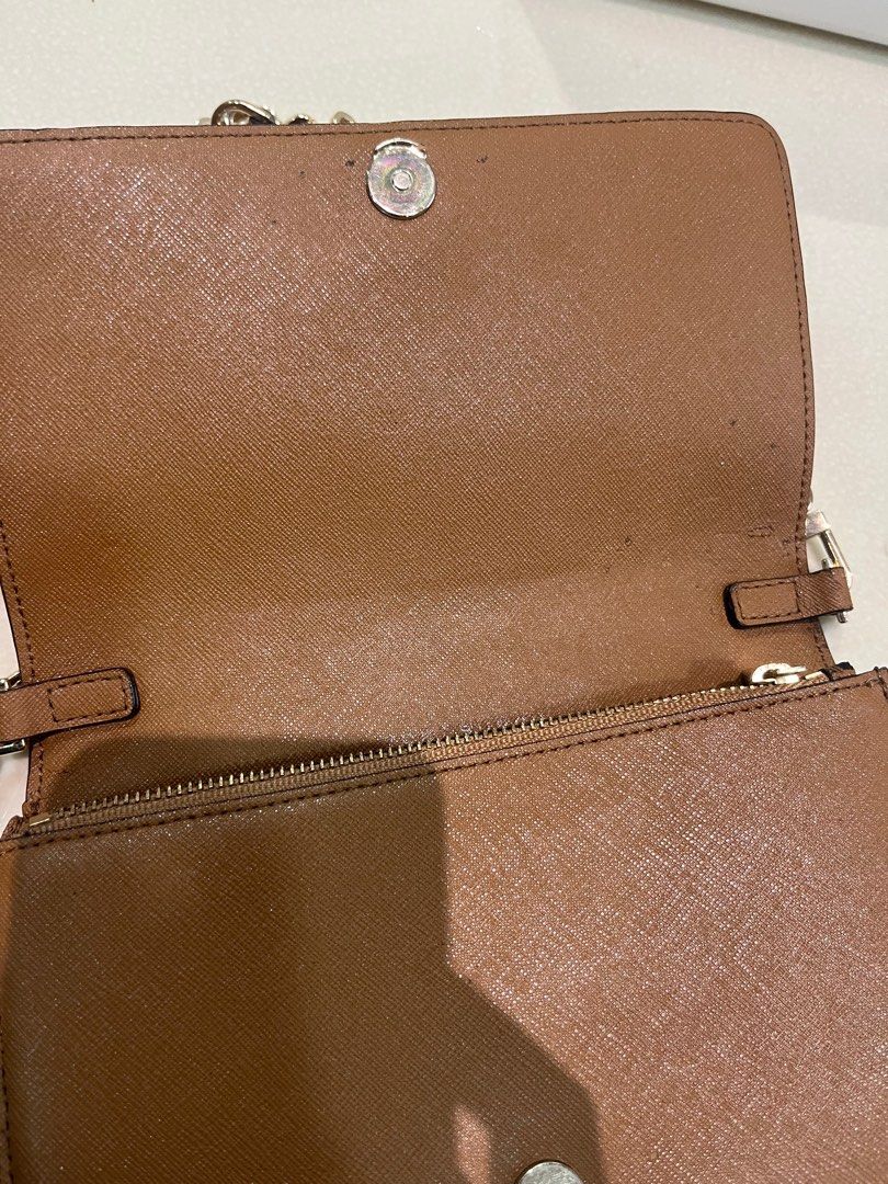 Tory Burch bag (authentic) (Category: Luxury Bags & Wallets) located in Muntinlupa City. Submitted by mascloset (Listing ID 1392741651, Image 3). Description: RFS: decluttering .