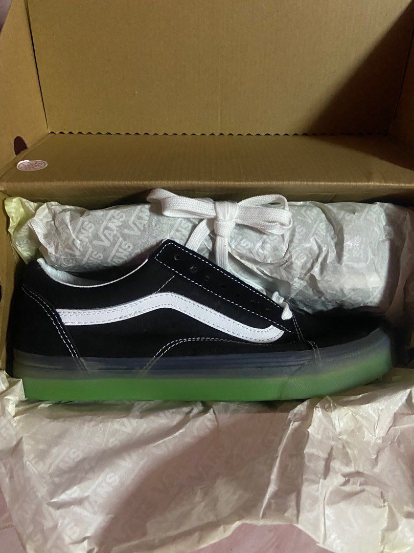 Vans translucent (Category: Sneakers) located in Setiu. Submitted by m4r5805 (Listing ID 1392704089, Image 1). Description: Size 8.5 uk 27cm Condition used like new Deadstock RM450 nego .