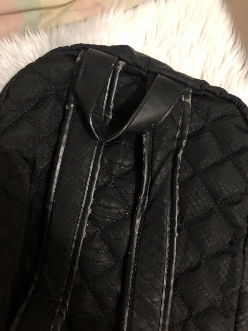 Victoria’s Secret Backpack Bag (Category: Backpacks) located in Manila. Submitted by shelovedd_ (Listing ID 1392845027, Image 2). Description: Has minimal issues but still functional.