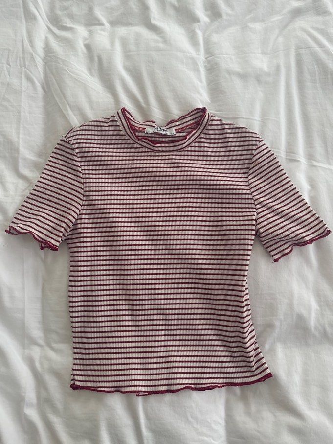 Zara red striped lettuce trim top (Category: Blouses) located in Calamba. Submitted by m.cag (Listing ID 1392742228, Image 1). Description: Not cropped, belly button will be covered .