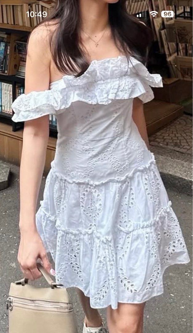 Zara white off shoulder dress (Category: Dresses) located in Quezon City. Submitted by acycloset (Listing ID 1392704916, Image 2). Description: .