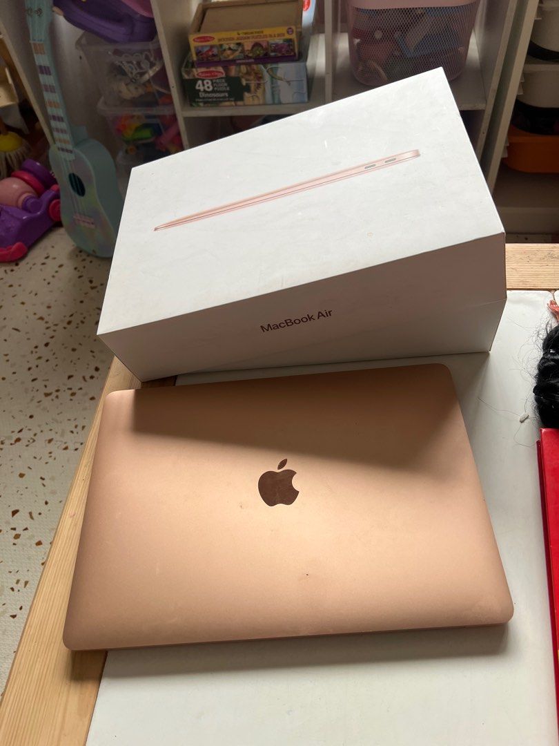 13inch macbook air M1 (Category: Laptops & Notebooks) located in Quezon City. Submitted by fayebree (Listing ID 1392917514, Image 2). Description: .