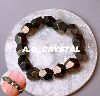 A)💖Don't miss it this time if you missed it last time💖(😍Large beads)💖Extremely wealth-attracting Pyrite bracelet💖$298❤️(Normally sold by weight elsewhere, this one would cost over $400 if priced by weight! A.O's price is truly down-to-earth, most importantly let's be happy!)Stylish shirt looks gorgeous😍😎Suitable for both men and women❤️Great as a gift for friends🥳64202681061121110