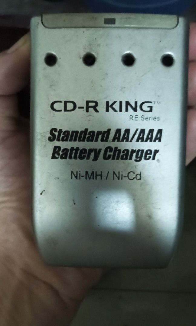 AA/AAA charger (Category: Batteries & Chargers) located in Manila. Submitted by kchingx (Listing ID 1393020763, Image 1). Description: AA and AAA 4 slots AA or 2 slots AA and 2 slots AAA.