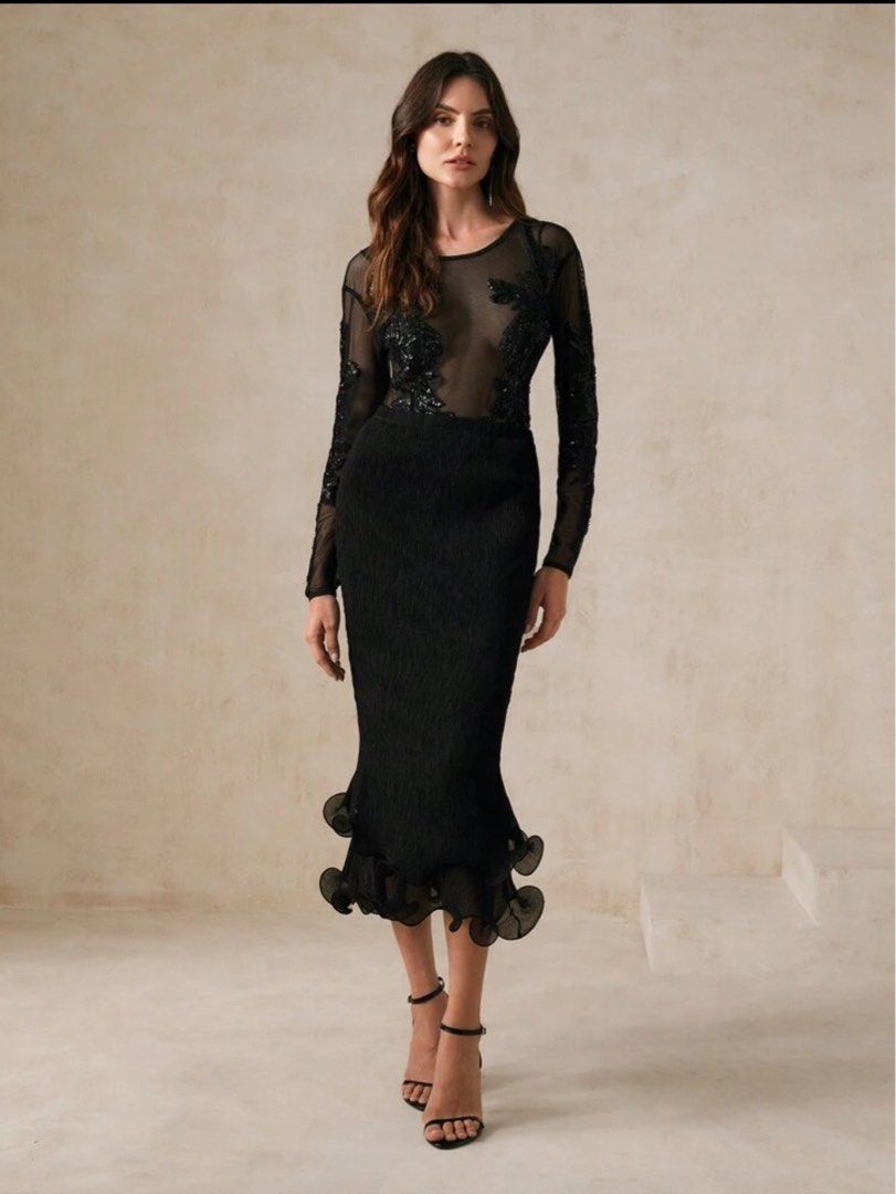 Anewsta Pleated Long Skirt (Category: Skirts) located in Cebu City. Submitted by impulsive__ (Listing ID 1392883304, Image 1). Description: Still with tag. Fitted only.