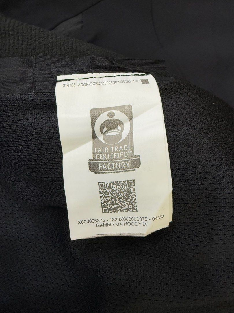 Arcteryx Gamma MX Hoodie (Category: Coats, Jackets and Outerwear) located in Passi. Submitted by Trifft21 (Listing ID 1392933393, Image 3). Description: Arcteryx Gamma Hoodie MX Authentic Size: M to L Excellent Condition Price: 6000 + sf.