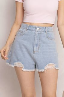 (Category: ) located in . Submitted by clothesbyee (Listing ID 1393002856, Image 1). Description: .