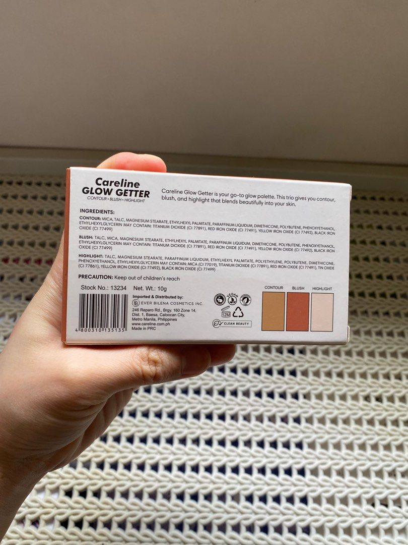 Careline glow getter (Category: Makeup) located in Quezon City. Submitted by dan.bam (Listing ID 1392944429, Image 3). Description: Careline glow getter (blush on,palette,highlighter, contour) Brand new Never been used .