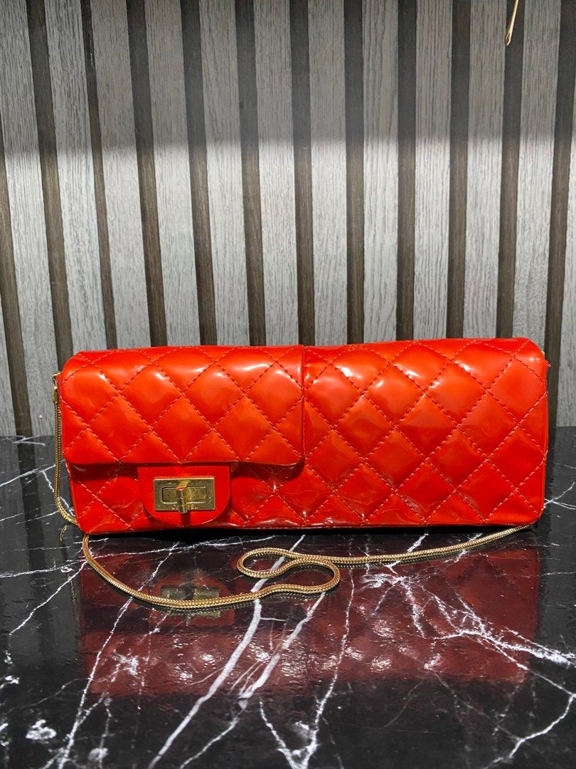 Chanel patent hand bag (Category: Luxury Bags & Wallets) located in Baguio. Submitted by fullroom.dgs (Listing ID 1393000647, Image 1). Description: Chanel patent handbag Good condition Please check photos Authentic.