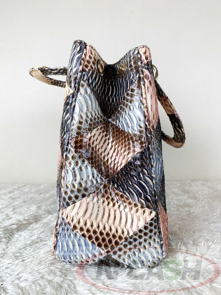 Christian Dior Diorissimo Tote Patchwork Python (Category: Luxury Bags & Wallets) located in Quezon City. Submitted by luxury_by_n-cash (Listing ID 1392956802, Image 3). Description: N-Cash Pawnshop "Instant Cash for Bags, Watches, Cars, and Electronics" https://www.ncash-pawnshop-philippines.com/ Christian Dior Diorissimo Tote Patchwork Python Measures: 12.5″ L x 9″ H x 4.5″ D (approx) Handle Drop: 4.5″ (approx) Strap Drop: 14-16.5″ (approx) Mat