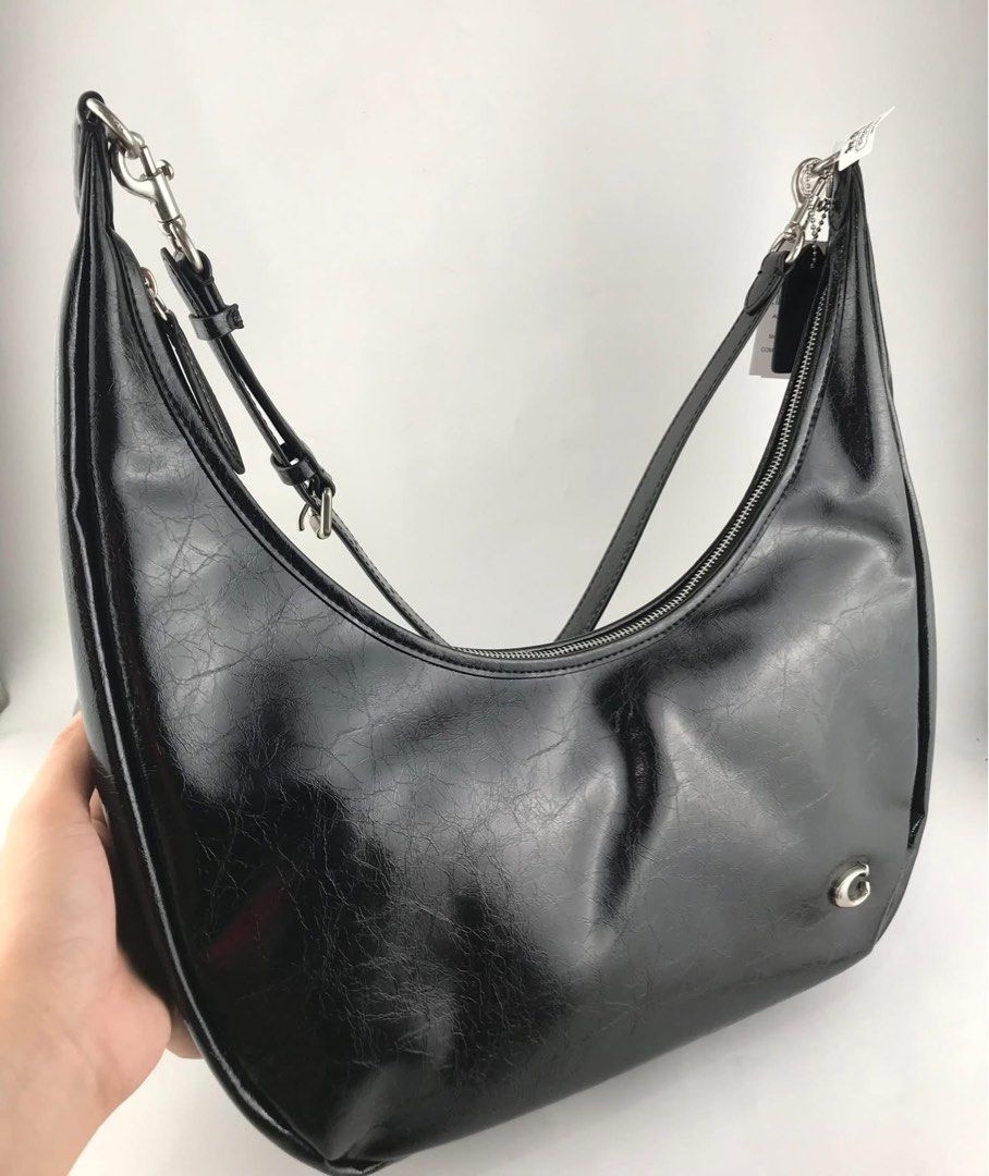 Coach Juliet sling ! (Category: Luxury Bags & Wallets) located in Las Pinas. Submitted by yhn_boutique (Listing ID 1393028325, Image 1). Description: Actual pic posted Complete inclusions Lalamove, grab.. Sameday J&T pay today ship today .
