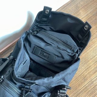 (Category: ) located in . Submitted by pickplanet_sneaker_shirt (Listing ID 1393052195, Image 1). Description: .