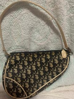 (Category: ) located in . Submitted by amore0809 (Listing ID 1392938244, Image 1). Description: .