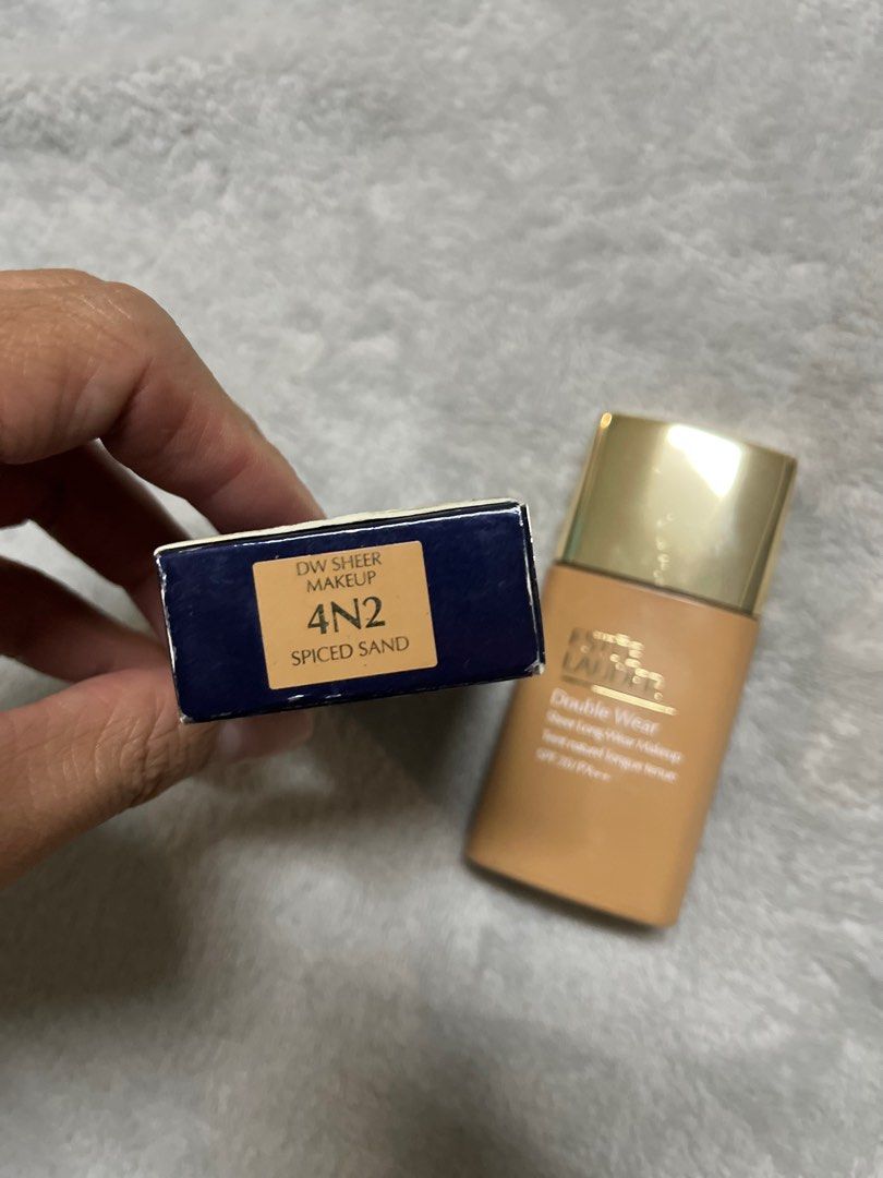 Estee Lauder Foundation (Category: Makeup) located in Makati City. Submitted by x.cruz (Listing ID 1392977471, Image 2). Description: Brandnew Rfs: need funds.