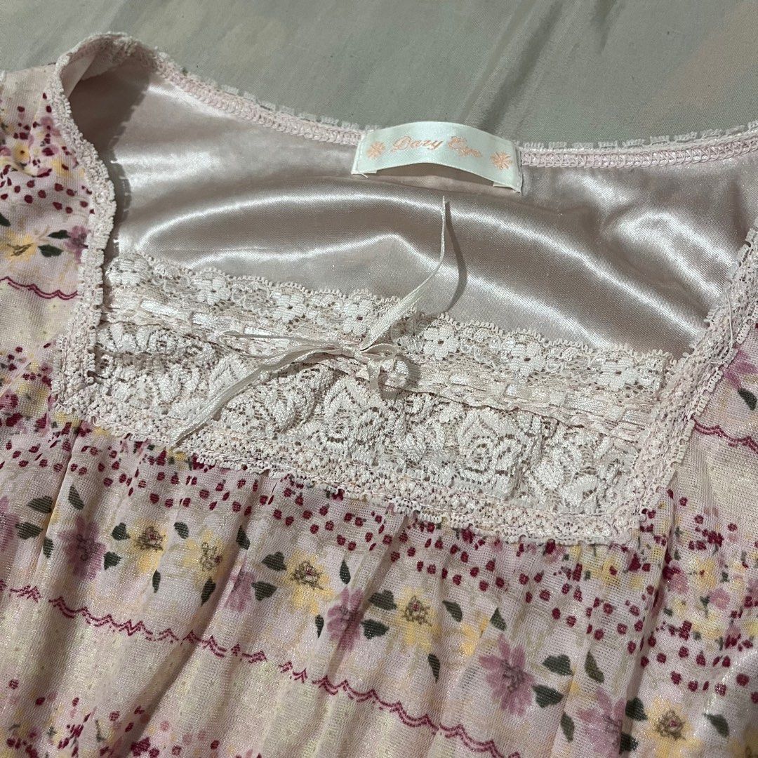 Floral Babydoll Top (Category: Sleeveless) located in Cavite. Submitted by dianscloset (Listing ID 1392910234, Image 2). Description: Size: XS-M - fabric is slightly stretchable - no issues - no when worn Price is slightly negotiable, reasonable offers only. ✨ Shop Guidelines ✨ 💸 Payment First Policy. GCash only. No payment, no process. 🛍️ send your shipping details (Name, Address, Contact No.) upon confirmation of orders. 📮 Shipping Fee start