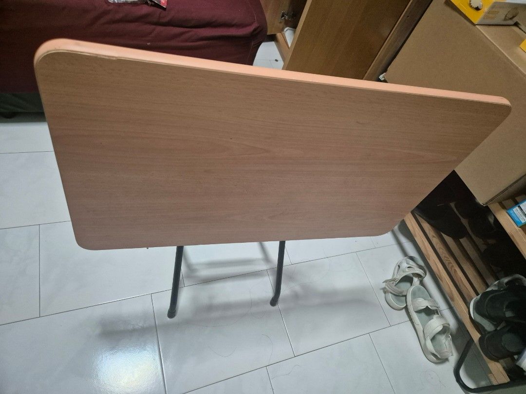 FOLDING TABLE/ STUDY TABLE (Category: Tables & Sets) located in Singapore. Submitted by kmllez (Listing ID 1392934197, Image 1). Description: Its a foldable study table. good for small room or want to aave space..