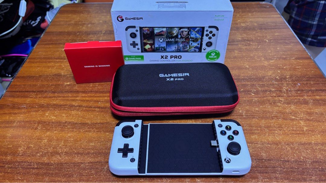 Gamesir x2 (Category: Controllers) located in Manila. Submitted by sliping4restrenzie13 (Listing ID 1393060997, Image 3). Description: Gamesir X2 Gaming controller for andirod Design by Xbox With Box and maual .