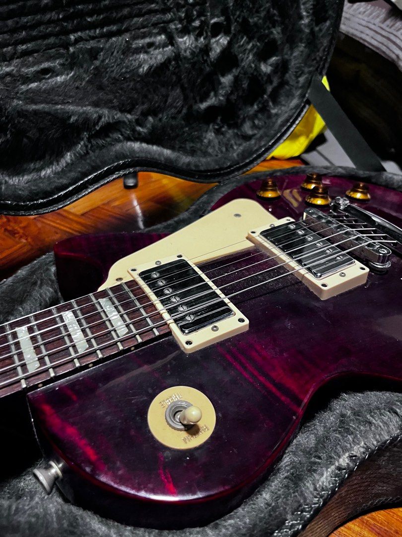 Gibson les paul studio (Category: Musical Instruments) located in Manila. Submitted by scorpiostudios__ (Listing ID 1393025413, Image 2). Description: Rfs: decluttering.