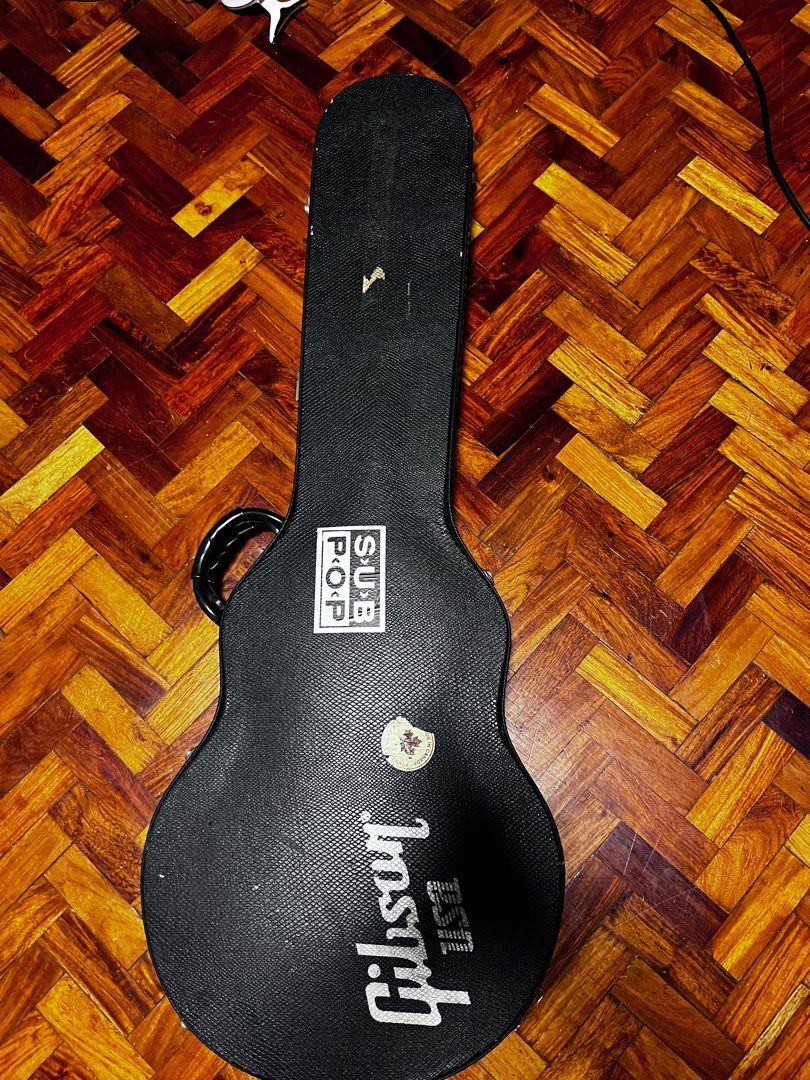 Gibson les paul studio (Category: Musical Instruments) located in Manila. Submitted by scorpiostudios__ (Listing ID 1393025413, Image 3). Description: Rfs: decluttering.