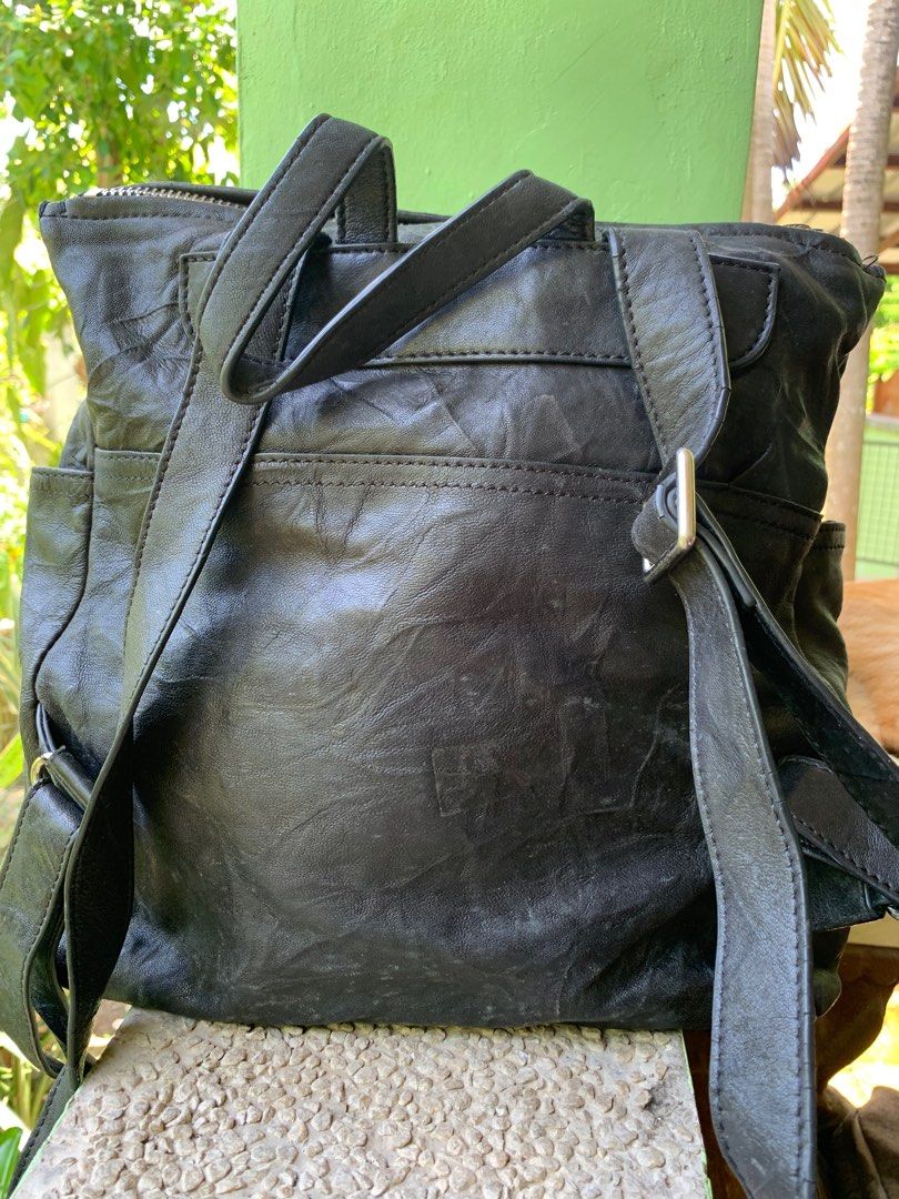 Givenchy backpack (Category: Luxury Bags & Wallets) located in San Fabian. Submitted by dhangkie86834 (Listing ID 1290156078, Image 2). Description: In good used preloved condition Sign of use but no major flaws Large size genuine leather.