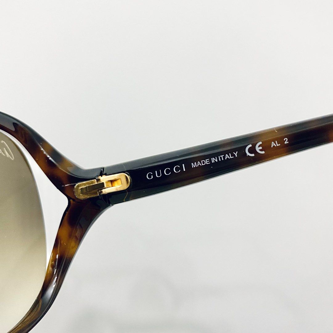 Gucci Sunglasses (Category: Luxury Accessories) located in Makati City. Submitted by aideclutter (Listing ID 1392970836, Image 2). Description: • Rarely used • Oversized lens • Case is peeling due to longtime storage • No lens cloth (I lost it) • Please check photos for details • Serious buyers only (Please don’t waste my time).