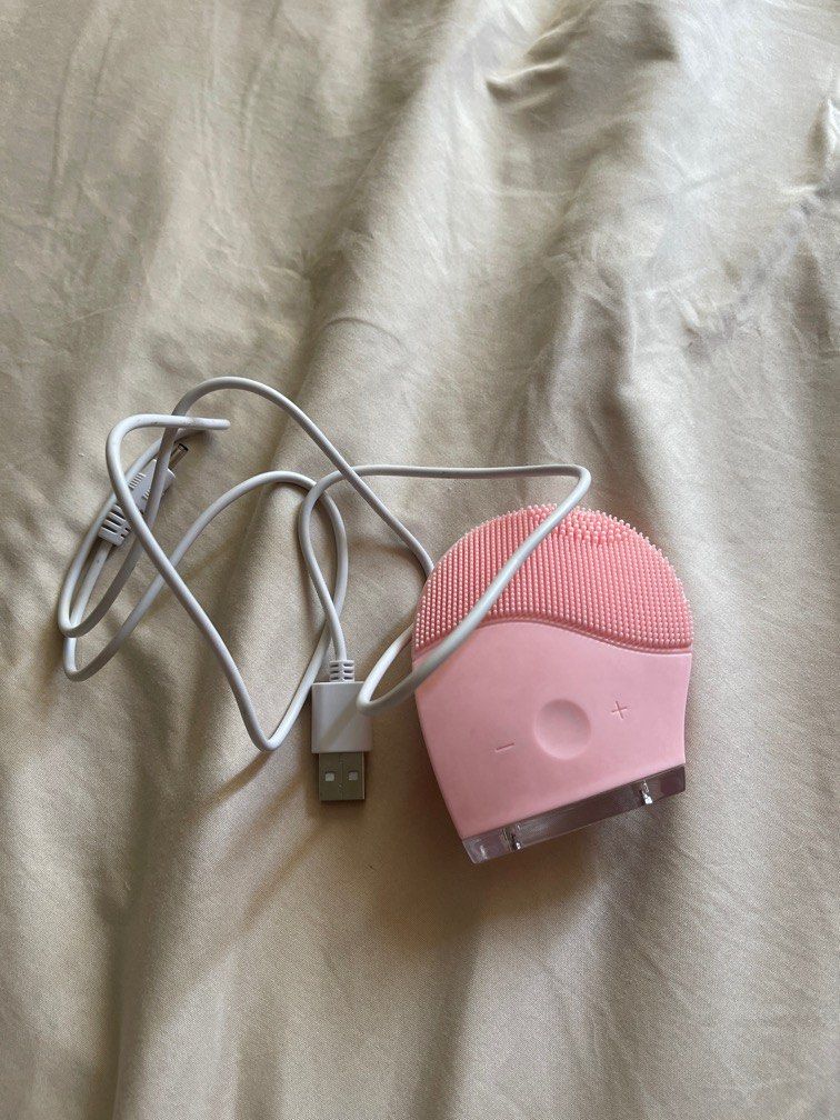 Happy Skin Ultrasonic Cleansing Device (Category: Face Care) located in Quezon City. Submitted by nyeli (Listing ID 1392929406, Image 1). Description: .