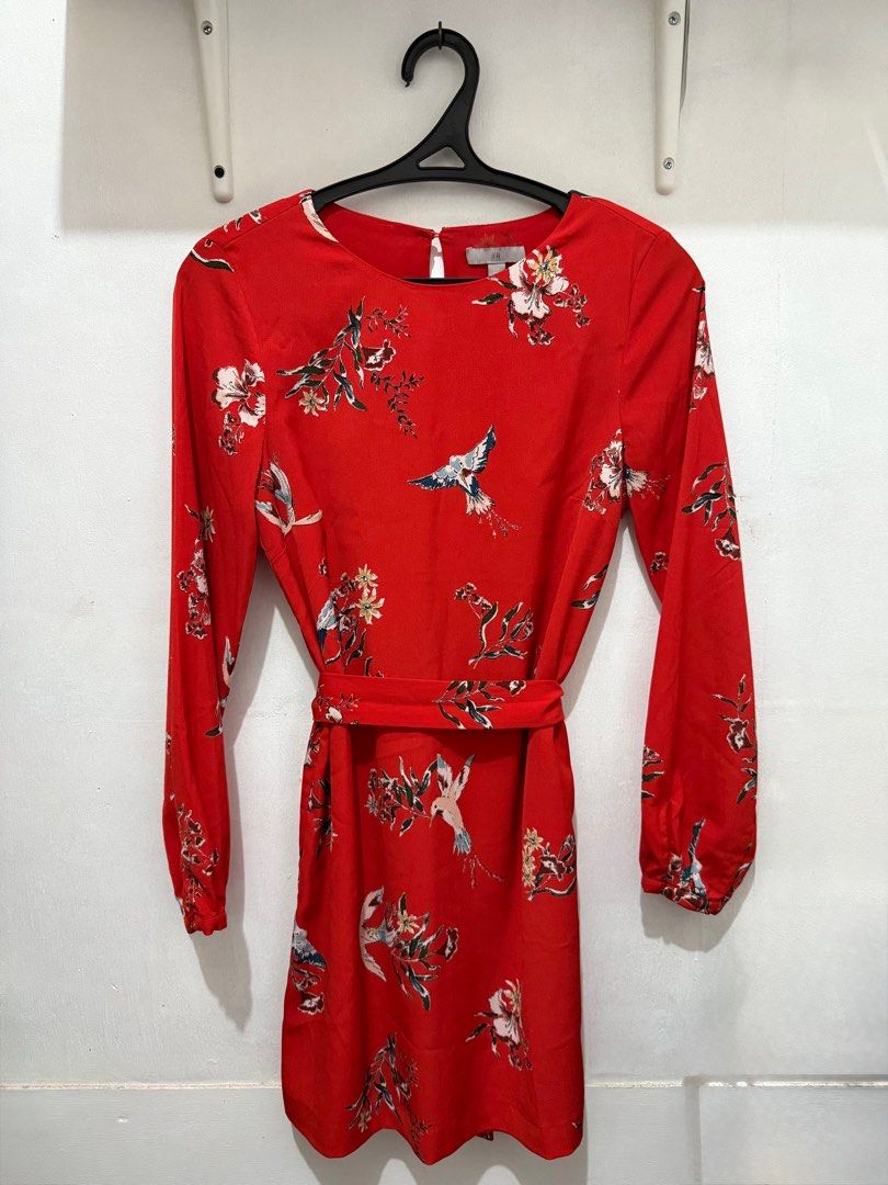 H&M Red Dress (Category: Dresses) located in Pasig City. Submitted by danielcf (Listing ID 1392969202, Image 3). Description: Preloved. Original. Negotiable. Shipping from Binan, Laguna..