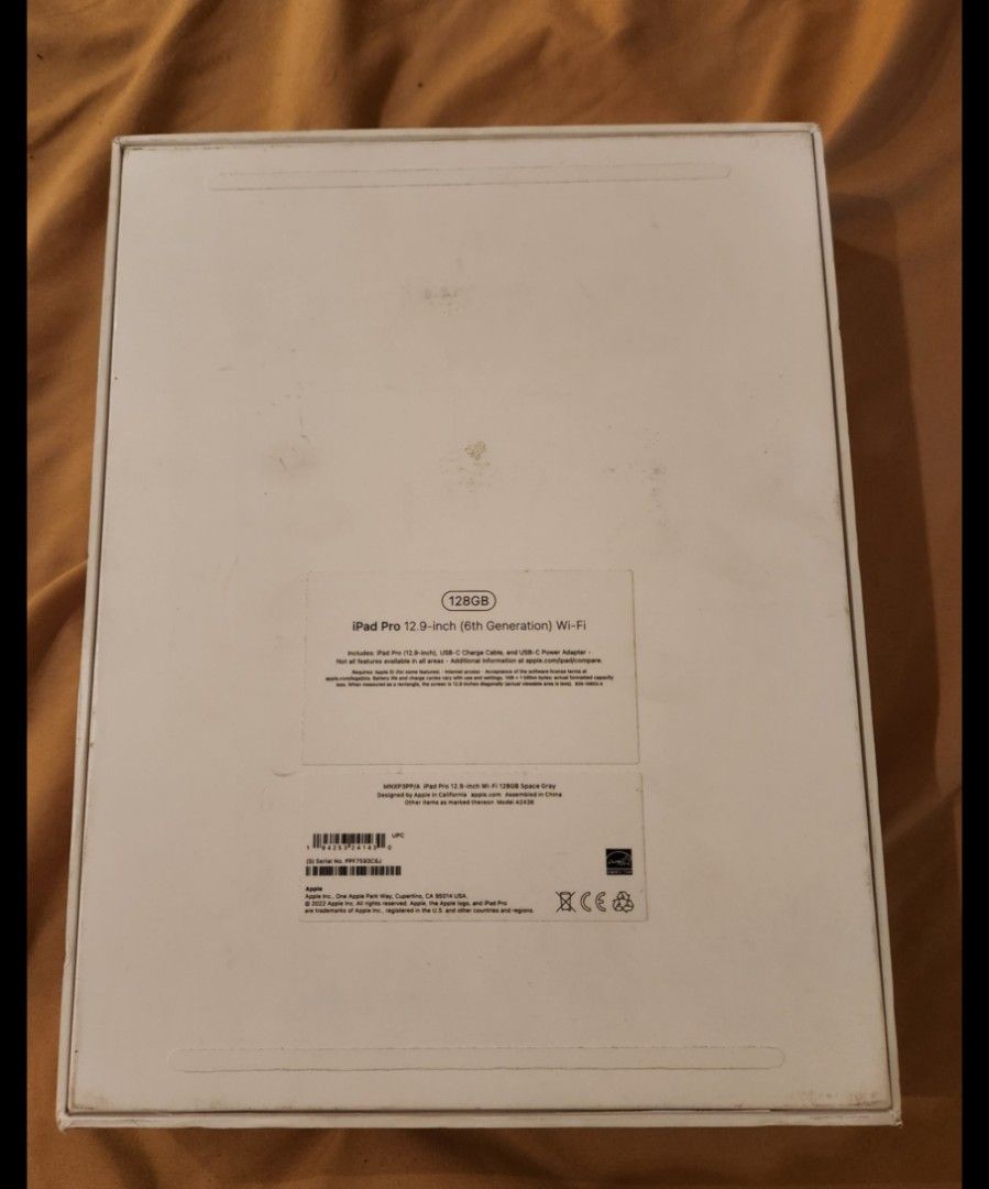 iPad Pro 12.9 M2 2022 128 GB Space Gray (Category: iPad) located in Quezon City. Submitted by thehesitantonlineseller (Listing ID 1392908914, Image 2). Description: ITEMS ARE AVAILABLE UNITIL INDICATED AS SOLD. PLEASE READ THE WHOLE POST TO AVOID ANY CONFUSION. NOTE: This is a payment first item. Taglish ko na for so everyone can understand: The item is currently pawned. Someone made a deal and told me bibilhin nya yung unit. I claimed the unit o