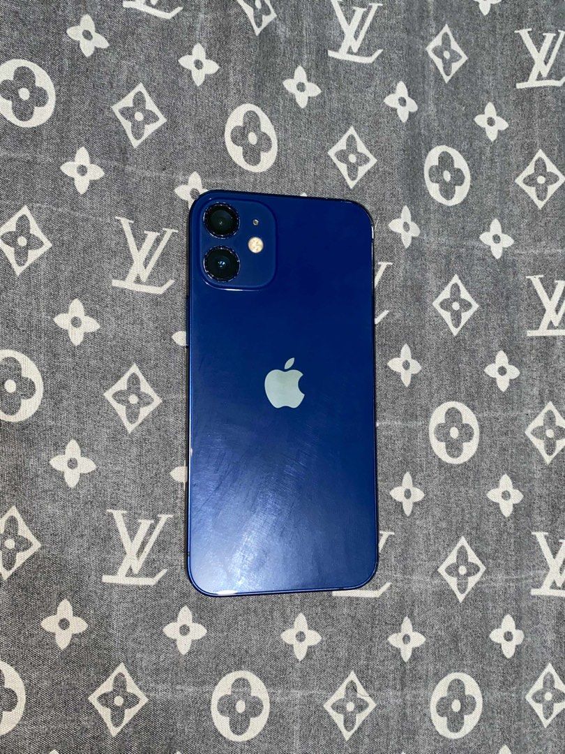 Iphone 12 Mini Rush (Category: iPhone 12 Series) located in Manila. Submitted by corteizxxx (Listing ID 1393052639, Image 3). Description: Rush Rush Iphone 12 Mini (Pacific Blue) 100% BH Makinis likod Issue ( Dent - corner pero unnoticeable) 64 Gb Negotiable Rfs: Upgrade.