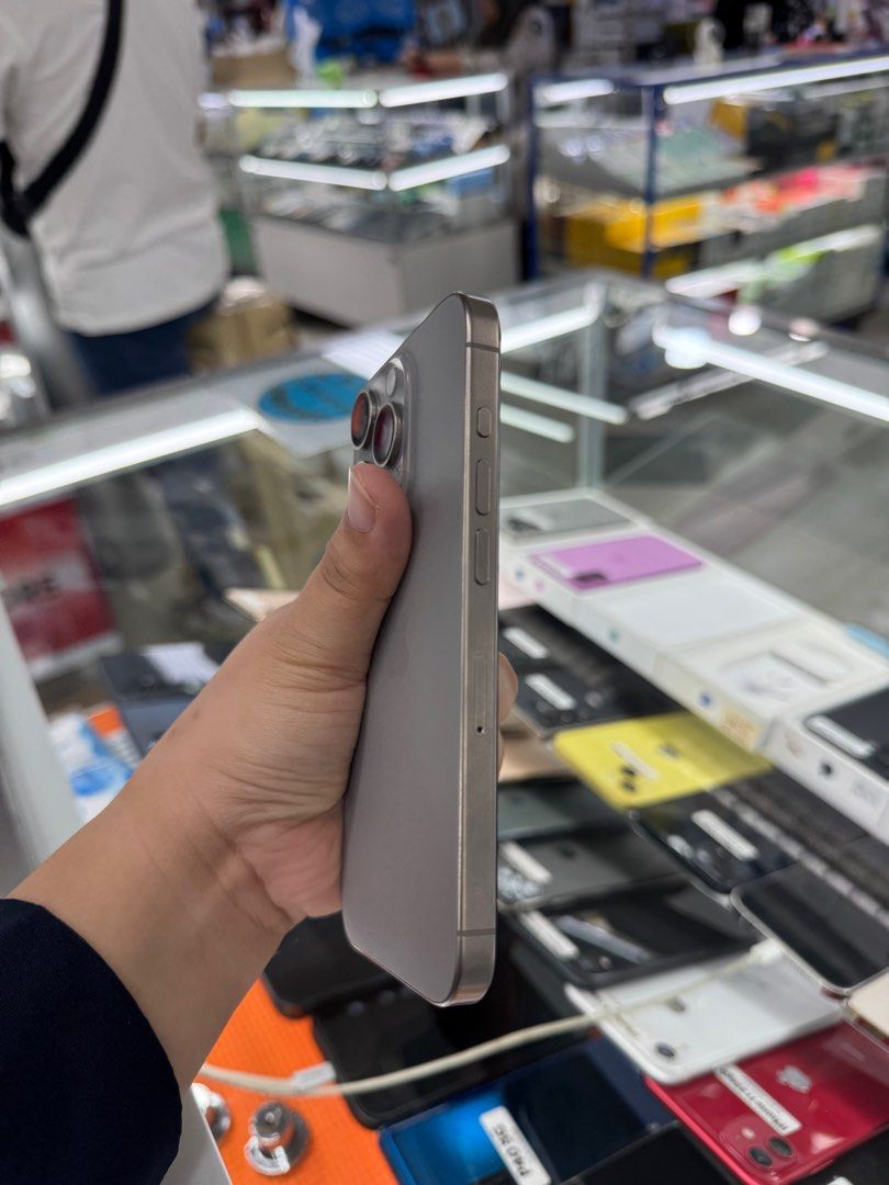 Iphone 15 Pro 256gb FU HK Dualsim (Category: iPhone 15 Series) located in San Juan City. Submitted by keannagadgetph (Listing ID 1393038808, Image 3). Description: Available Units for today's POST! Iphone 15 Pro / 256gb / FU / HK / 97% BH - good condition - 95% Makinis - good battery - no issue / repair - Any colors available ~ Accepting SWAP / TRADE IN / INSTALLMENT / BINTA UNIT ~ CASH ON DELIVERY METRO MANILA / LBC PAYMENT FIRST ~ Store locatio
