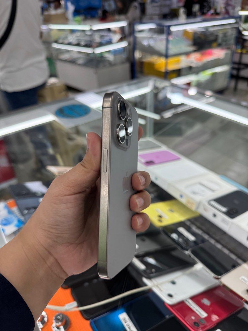 Iphone 15 Pro 256gb FU HK Dualsim (Category: iPhone 15 Series) located in San Juan City. Submitted by keannagadgetph (Listing ID 1393038808, Image 2). Description: Available Units for today's POST! Iphone 15 Pro / 256gb / FU / HK / 97% BH - good condition - 95% Makinis - good battery - no issue / repair - Any colors available ~ Accepting SWAP / TRADE IN / INSTALLMENT / BINTA UNIT ~ CASH ON DELIVERY METRO MANILA / LBC PAYMENT FIRST ~ Store locatio
