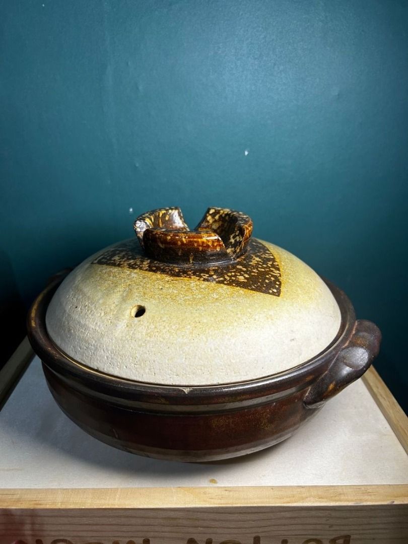 Japanese Donabe Clay Pot – 25cm (Category: BBQ, Grills & Hotpots) located in General Mariano Alvarez. Submitted by kapitbahayfinds (Listing ID 1392991731, Image 1). Description: Product name: Japanese Donabe Clay Pot – 25cm Description: Traditional Japanese donabe clay pot | Measures 25cm in diameter | Ideal for hot pot, soups, stews, and slow cooking | Classic earthenware construction that retains heat well, making meals warm and flavorful | Pre
