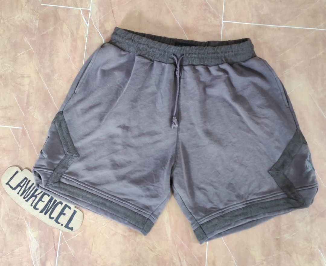 Jordan Diamond short...680! (Category: Shorts) located in Taguig. Submitted by lawrence_stuff (Listing ID 1392899748, Image 2). Description: Fs Jordan Diamond short...680! Sweatshort Waistline 33-39 Length 20 DM.