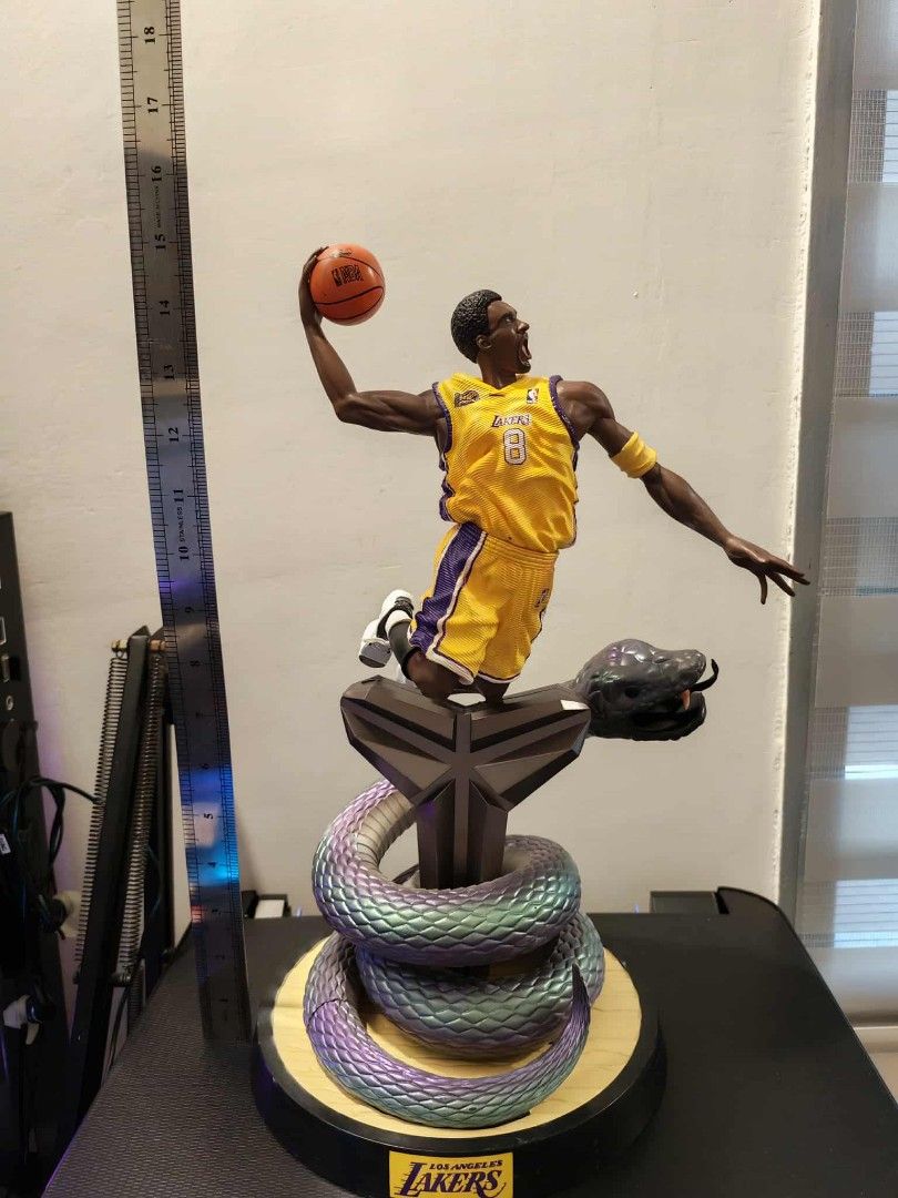 Kobe Figures (Category: Figurines & Statues) located in Santa Cruz. Submitted by jamezxcqwer (Listing ID 1393046840, Image 2). Description: mamba #8 - 2.5k kobe #24 - 1.8k kobe #24 - 850.
