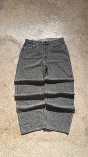 (Category: ) located in . Submitted by zynnstores (Listing ID 1392895432, Image 1). Description: .
