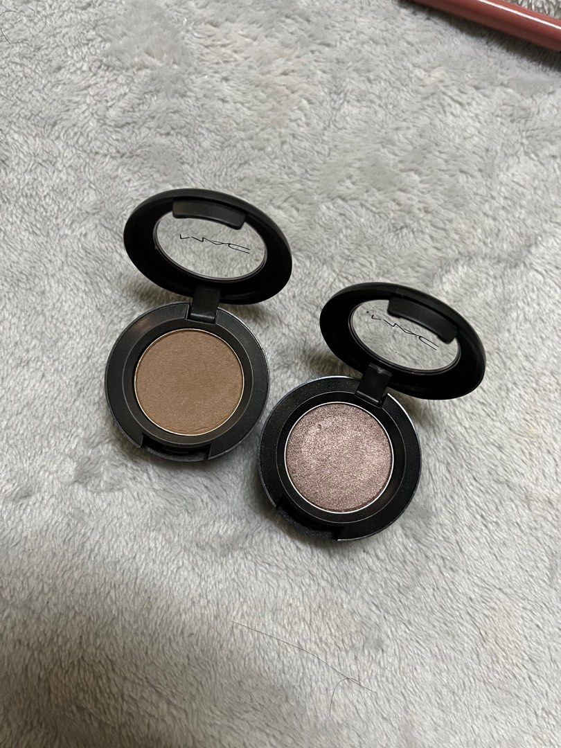 MAC Single Shadow Bundle (Category: Makeup) located in Makati City. Submitted by x.cruz (Listing ID 1392980391, Image 2). Description: 400 for 2 na Good for everyday use. .