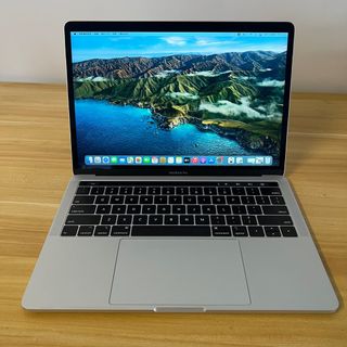 MacBook Pro 13吋 2018年款16+ 256 GB四核心i5  因螢幕有少少鴛鴦食特價處理64205031441283110