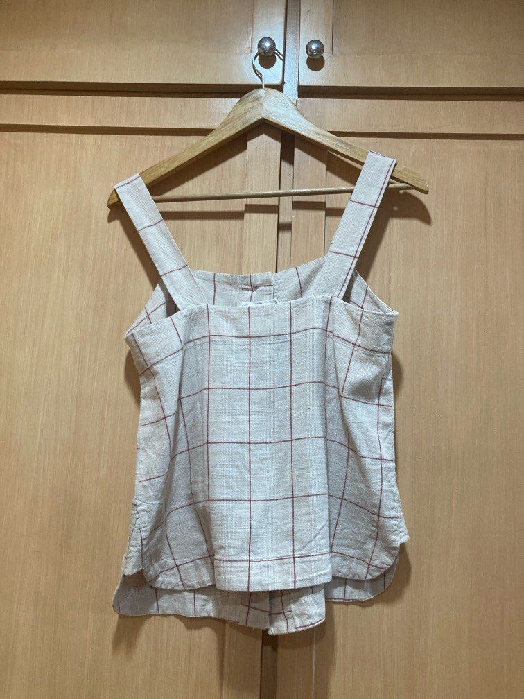Mango Coords Set (Category: Sets or Coordinates) located in Muntinlupa City. Submitted by itsrosecloset (Listing ID 1392882822, Image 2). Description: Top size: Small Bottom size: Medium.