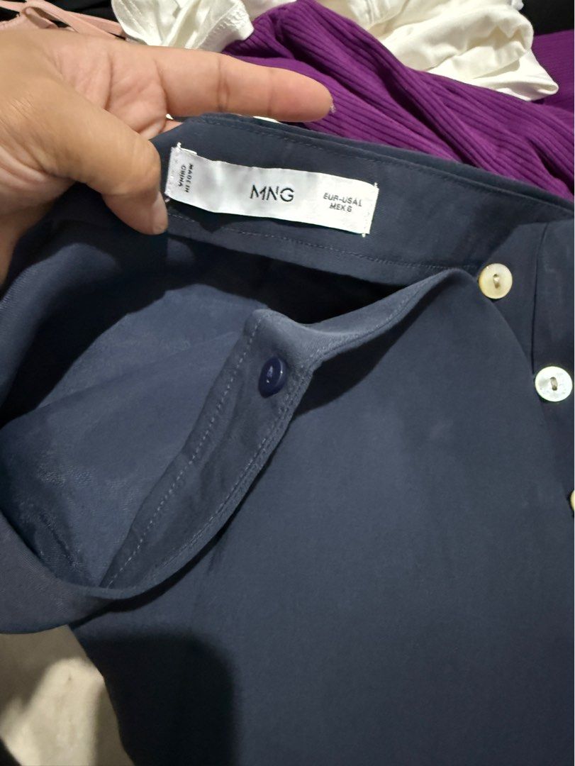 Mango Skirt (Category: Skirts) located in Cebu City. Submitted by impulsive__ (Listing ID 1392881541, Image 2). Description: I think this was around 1500+. Tag removed but never got to wear it since it was too big..