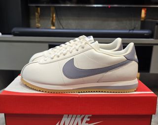 (Category: ) located in . Submitted by kicks_avenue (Listing ID 1393000330, Image 1). Description: .