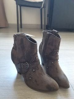 （分類：）位於 。 由 heyitskaka 提交（商品編號 1392912757，圖片 1）。簡介： 。