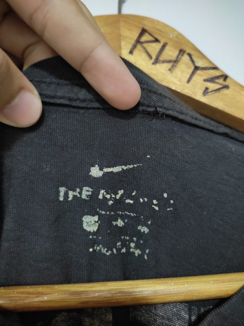 Nike alien workshop tee (Category: Tshirts & Polo Shirts ) located in Bacolod City. Submitted by zeich_thrift (Listing ID 1392944566, Image 3). Description: Nike alien workshop tee 23x28 Very good condition Issue: see last photo.