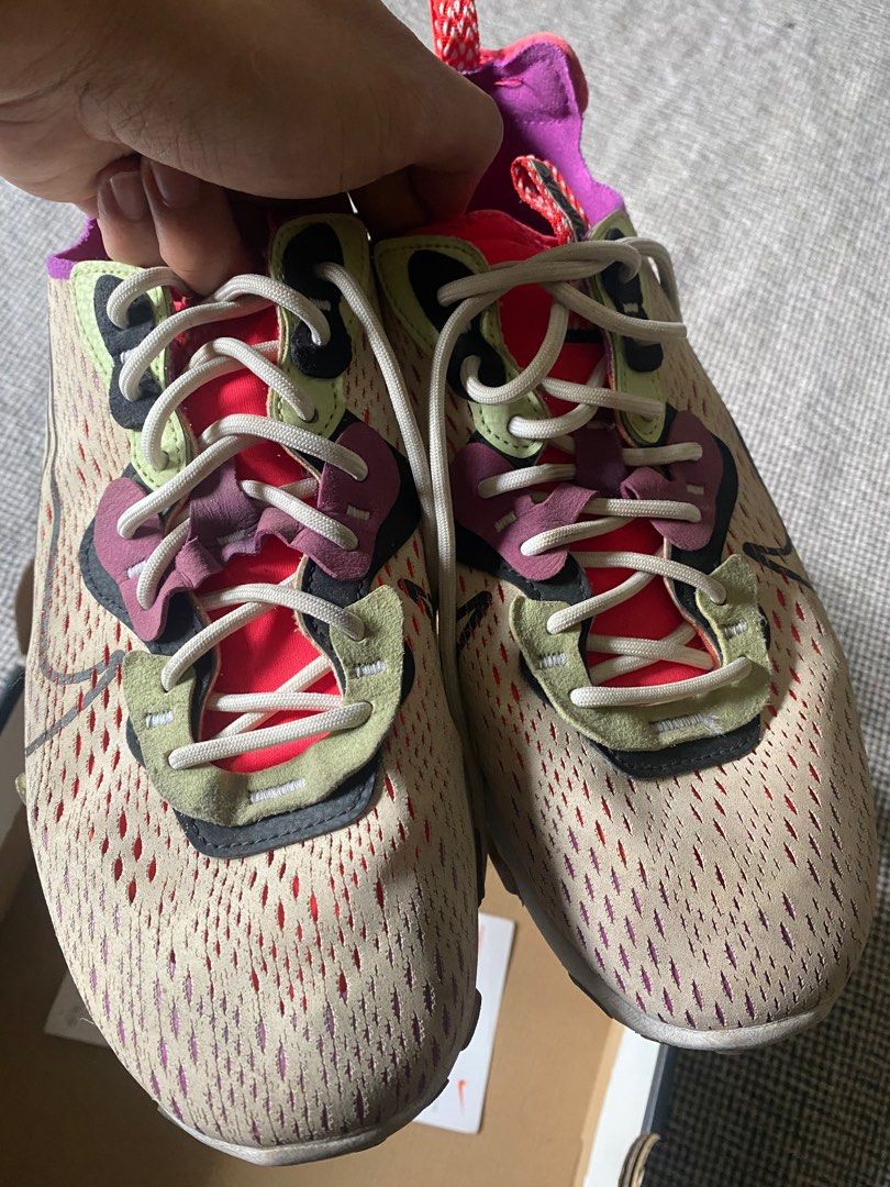Nike React Vision Shoes (Category: Sneakers) located in Manila. Submitted by adriadeleonnn (Listing ID 1392959412, Image 3). Description: .