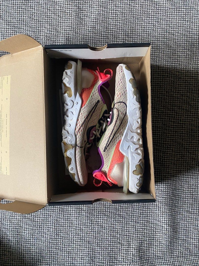 Nike React Vision Shoes (Category: Sneakers) located in Manila. Submitted by adriadeleonnn (Listing ID 1392959412, Image 2). Description: .