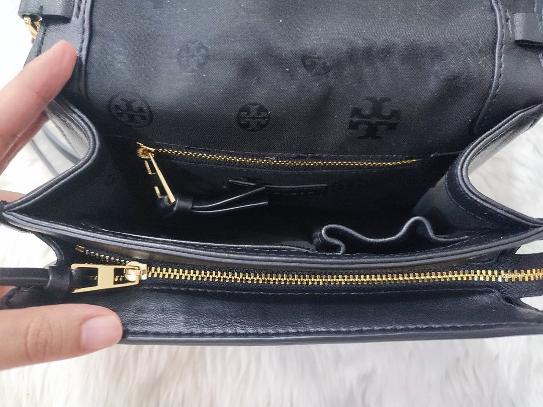 Preloved Authentic Tory Burch Chain Sling Bag (Category: Luxury Bags & Wallets) located in Bulacan. Submitted by mandjays (Listing ID 1393010568, Image 3). Description: Excellent condition. Strictly no returning of item. Negotiable..